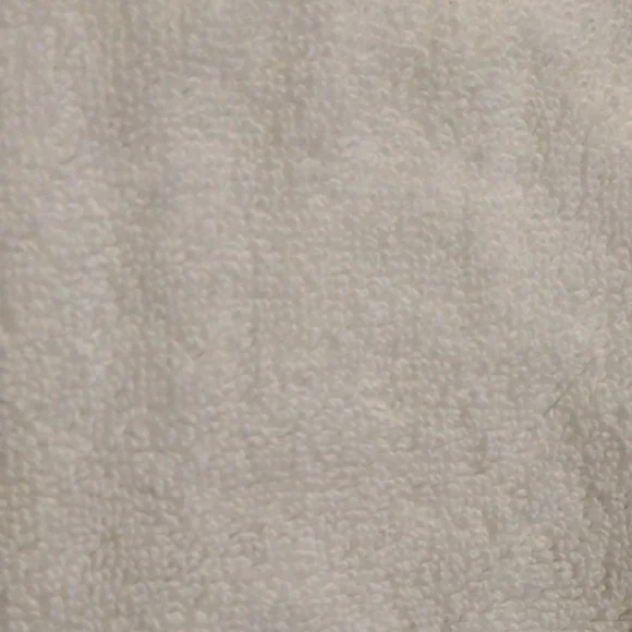 Vince Camuto Soft Cream Fingertip Towel - Picture 4 of 6